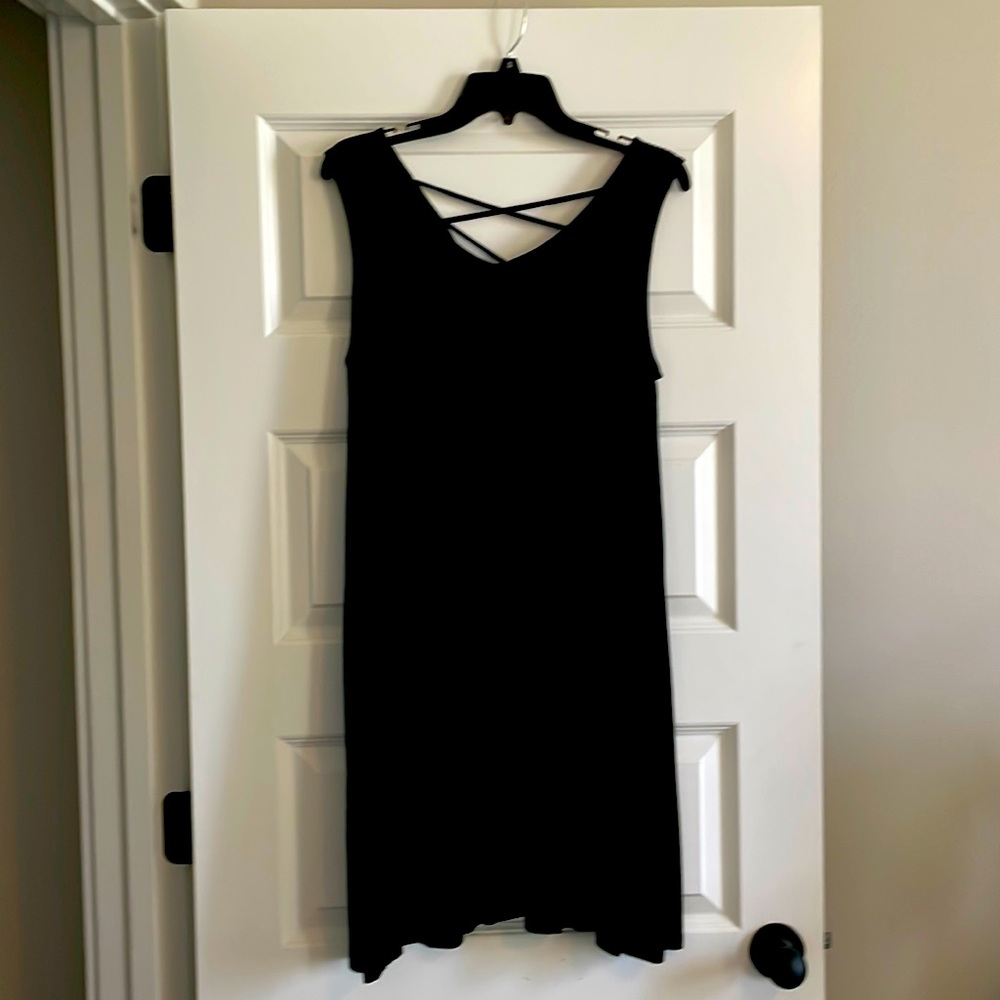 Sleeveless dress - crisscross in back. Size L